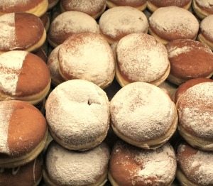 Things to do in Vienna February: Faschingskrapfen donuts