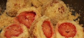 Dumpling Recipes: strawberry knodel
