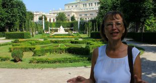 Vienna private tours: tour guide Gertrude