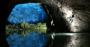 Wiener Wald: Seegrotte, blauer See