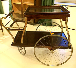 Adolf Loos Vienna: serving trolley at Hofmobiliendepot