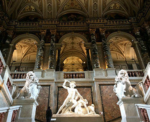 Vienna Kunsthistorisches Museum: Theseus sculpture